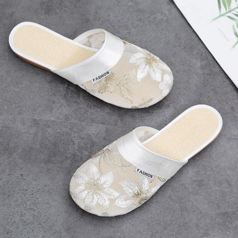 Kvinner Blomsterblomstermønster Hollow Out Comfy Closed Toe Casual Flat Slipper