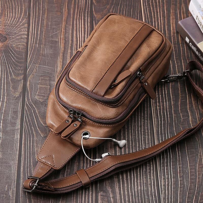 Menn Pu Leather Multi-Pocket Øretelefon Hull Crossbody Bag Bryst Bag Sling Bag