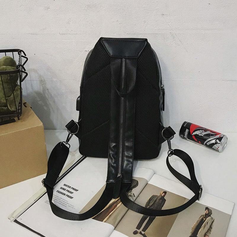 Menn Retro Øretelefonhull Multi-Bære Usb Lading Flerlags Vanntett Crossbody Bag Bryst Bag Sling Bag