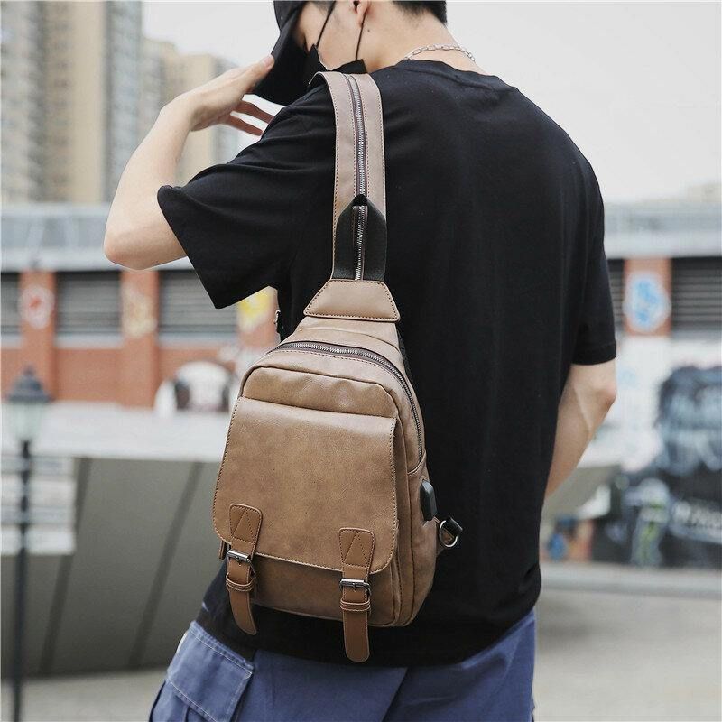 Menn Retro Øretelefonhull Multi-Bære Usb Lading Flerlags Vanntett Crossbody Bag Bryst Bag Sling Bag