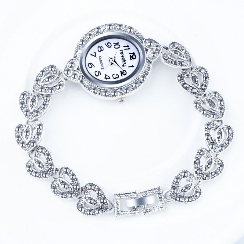 Qingxiya T10 Vanntett Crystal Dame Armbånd Watch Retro Style Love Heart Kvartsklokke