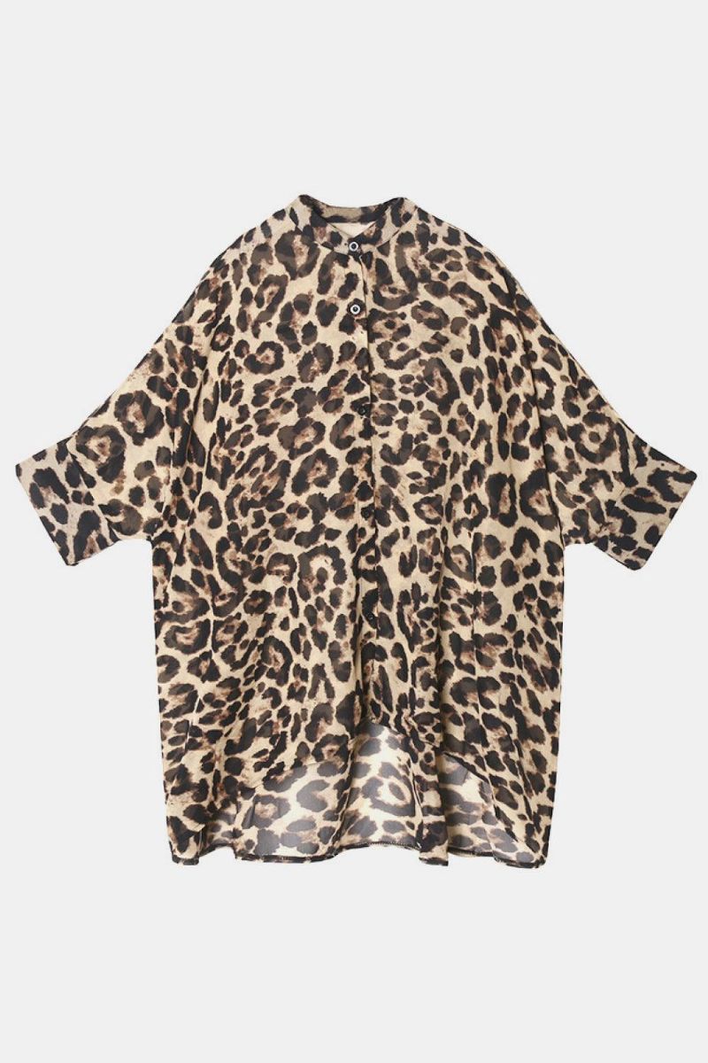 Leopardprint Bluse Med Høy Og Lav Knapp